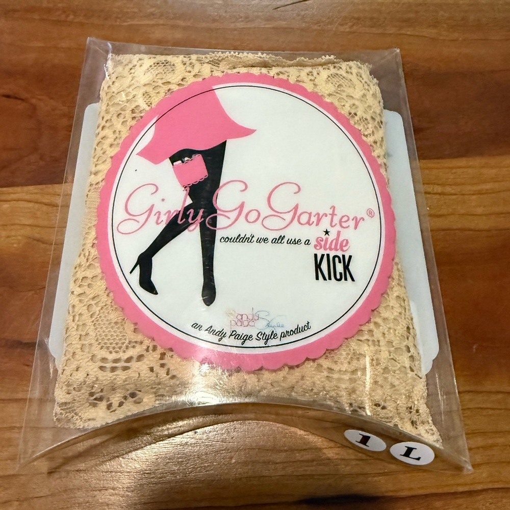 Girly Go Garter Lace Accessory